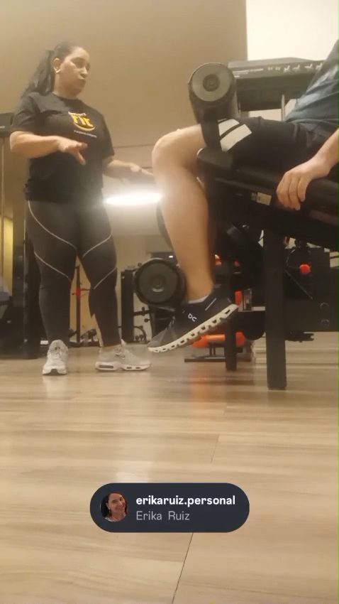 Preview do vídeo de Erika